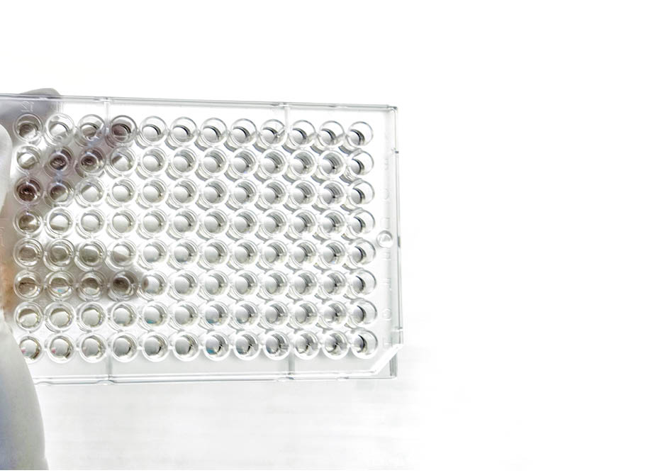 Microtiter plates and troughs